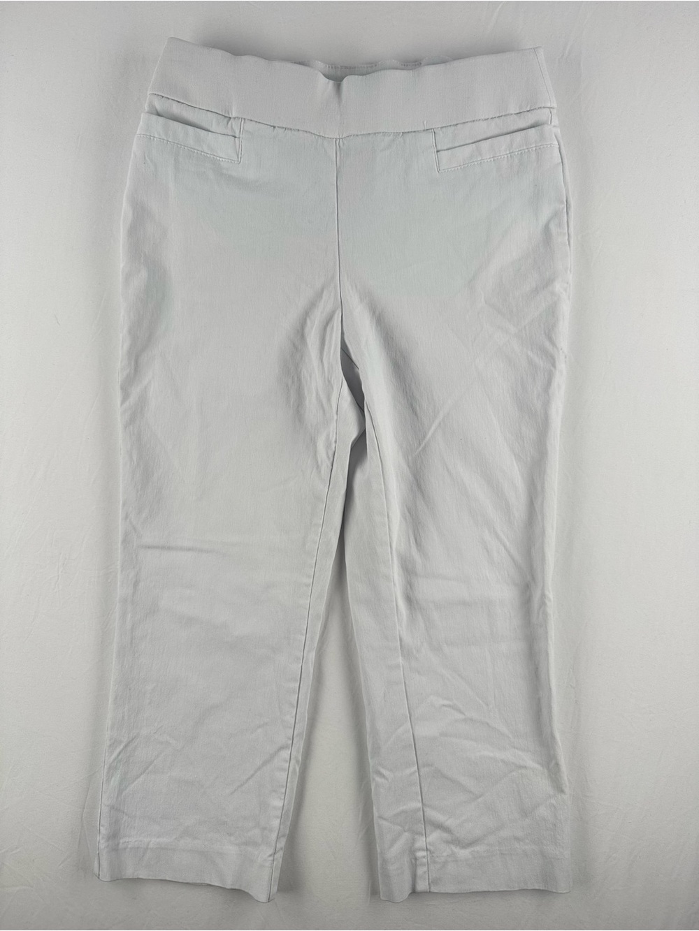 Briggs New York White Capri Pants with Stretch Waist